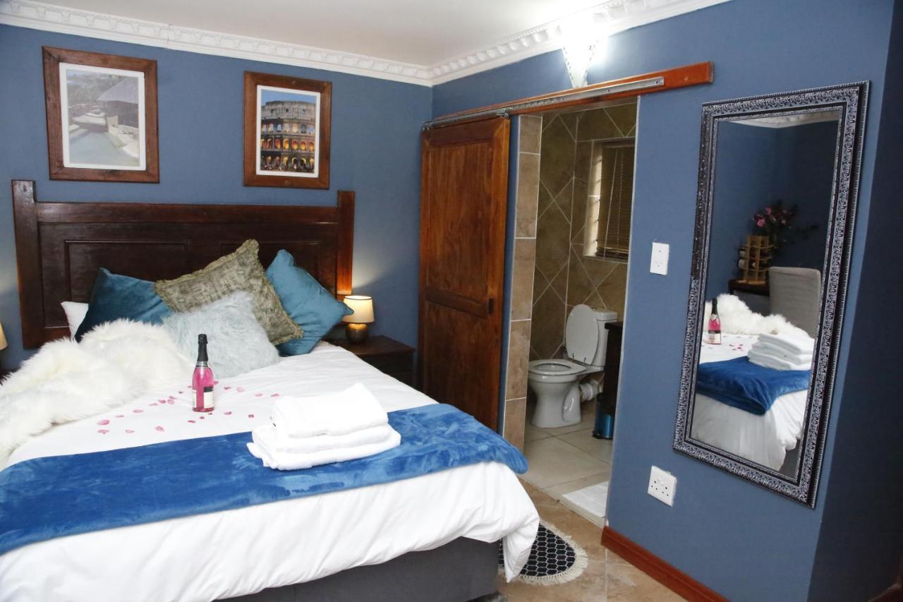 Travetel Or Tambo Airport Hotel Kempton Park Bagian luar foto